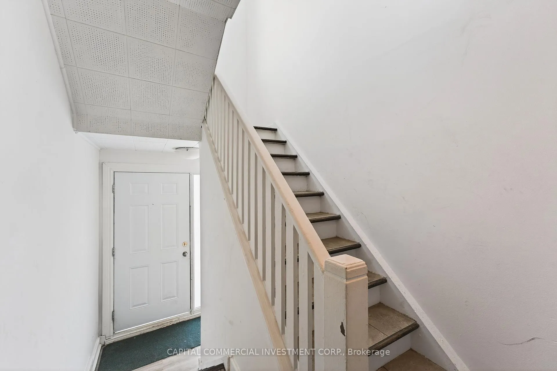 Photo 25 of 220 Compton Avenue, Ottawa, Woodroffe — HOMEH