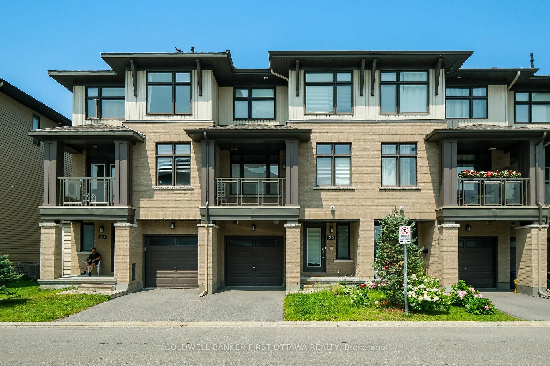 Photo 1 of 22 Stockholm Private, Ottawa, Riverside South/Gloucester Glen — HOMEH