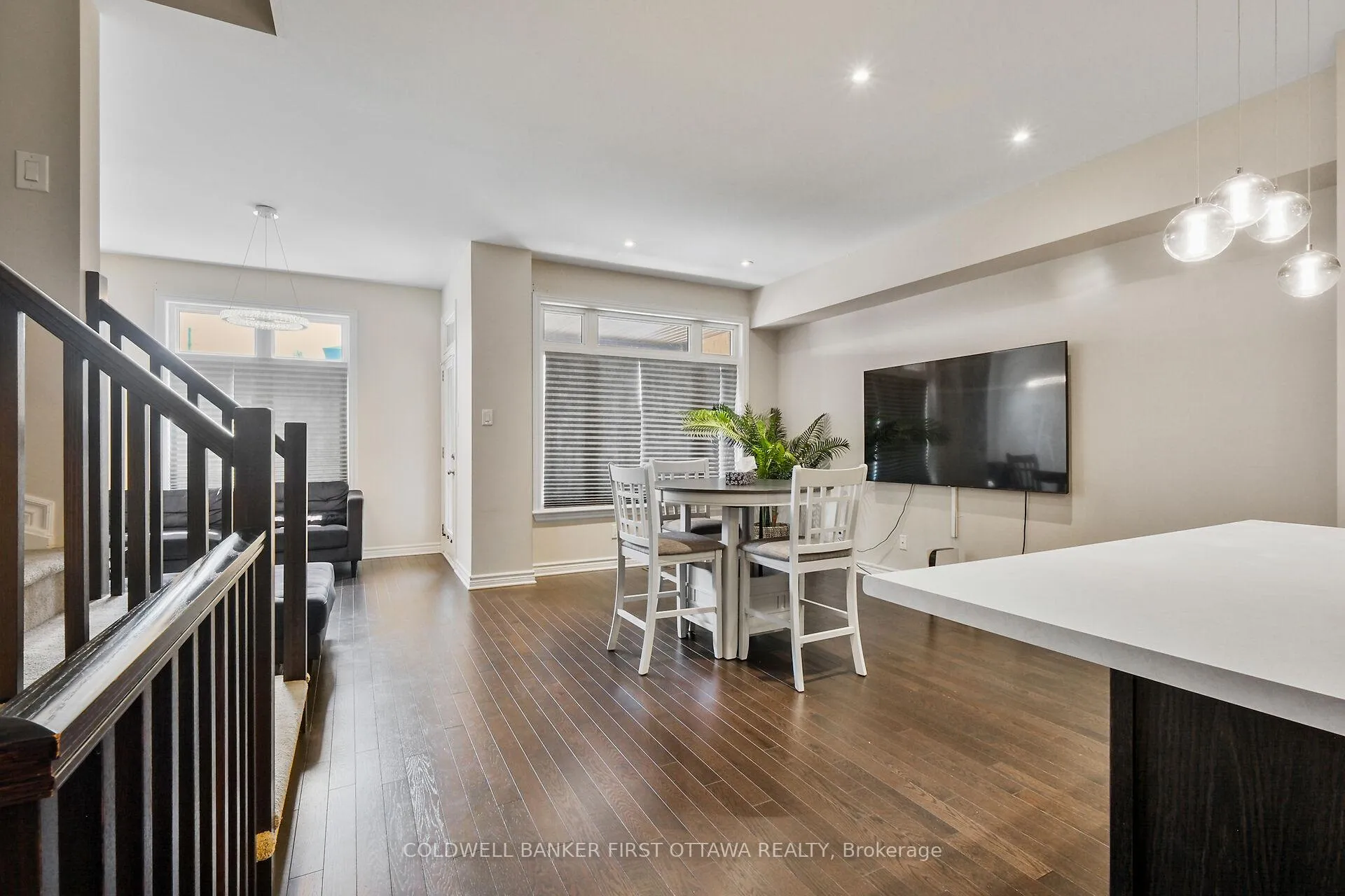 Photo 5 of 22 Stockholm Private, Ottawa, Riverside South/Gloucester Glen — HOMEH