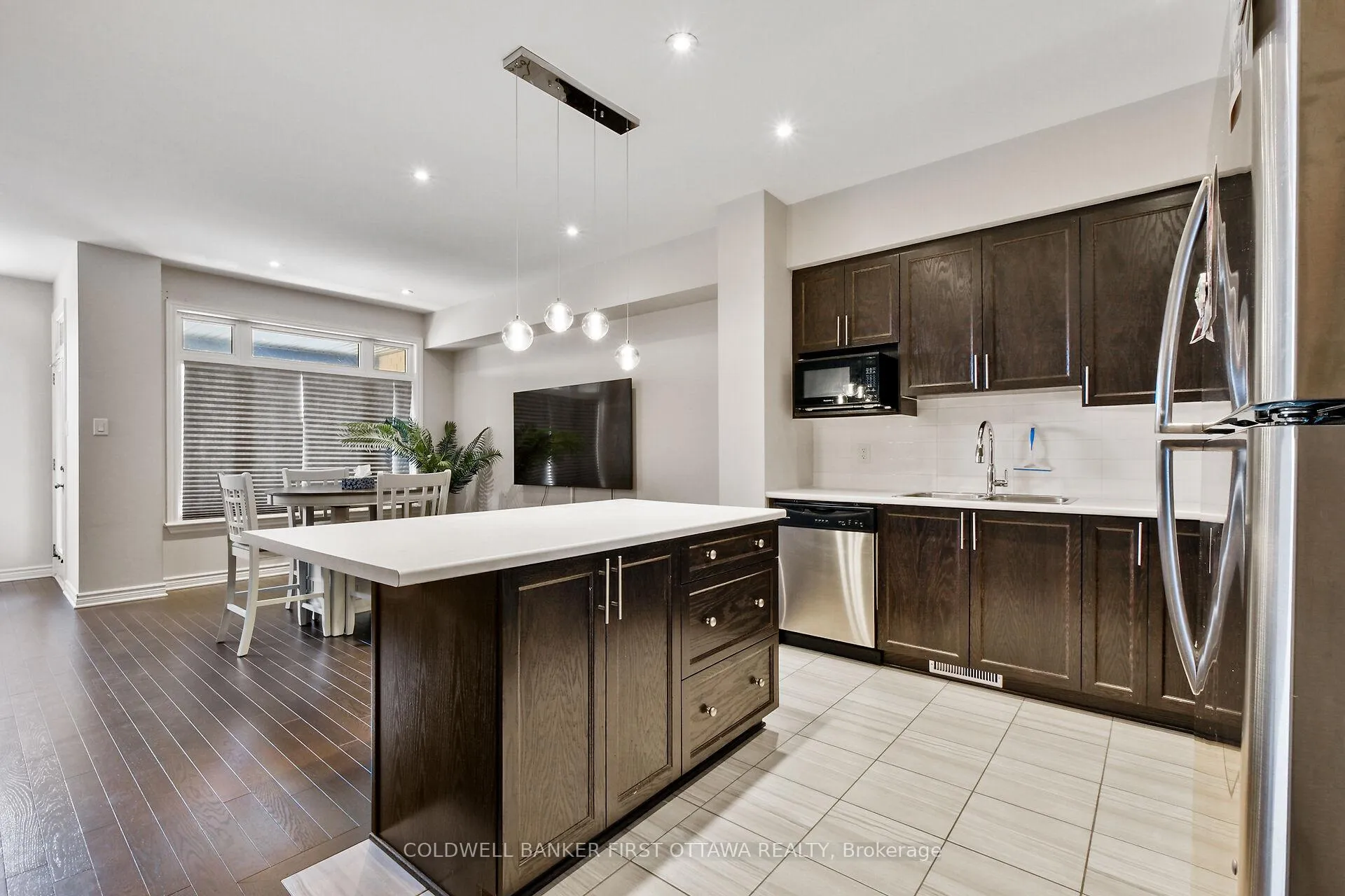 Photo 17 of 22 Stockholm Private, Ottawa, Riverside South/Gloucester Glen — HOMEH
