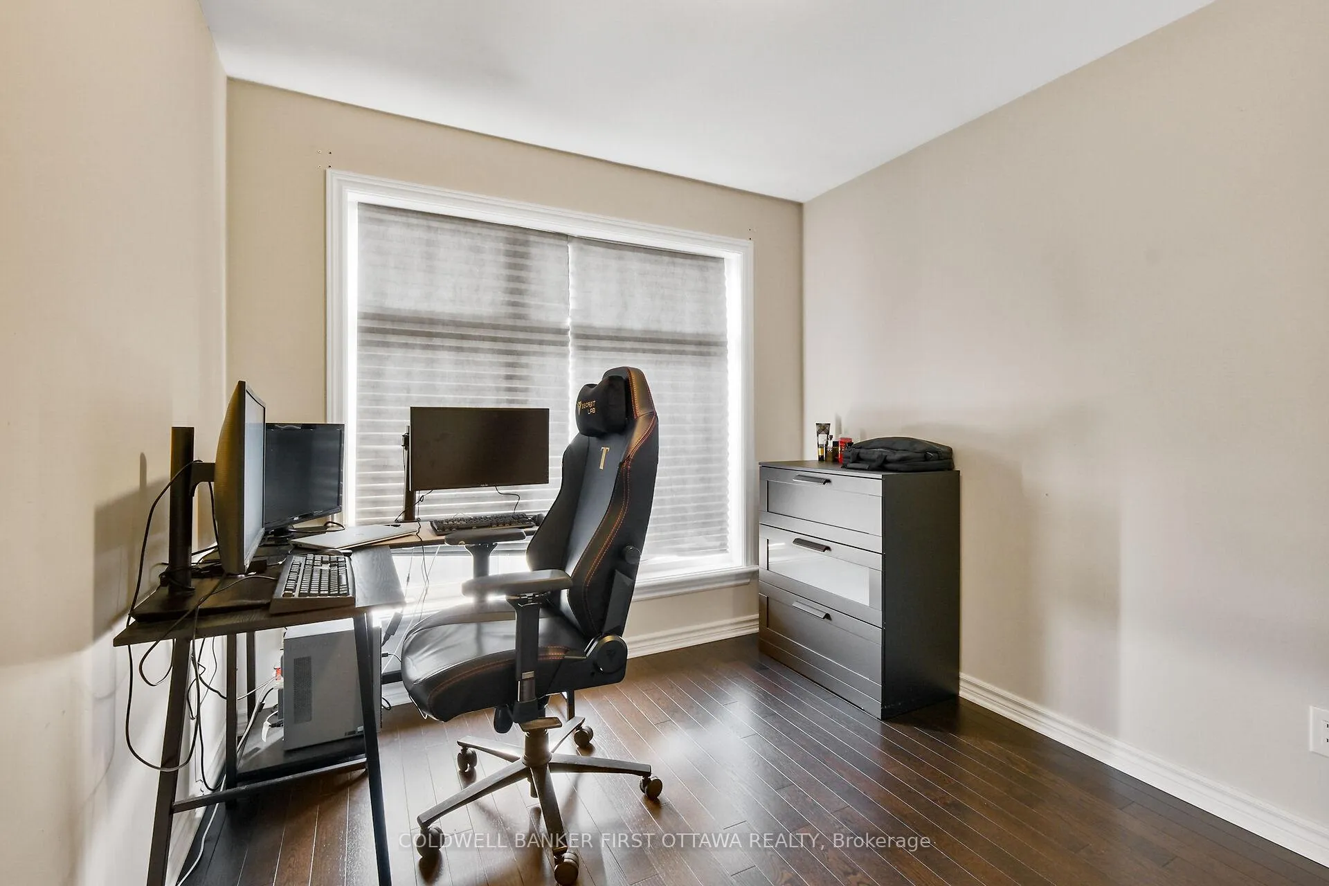 Photo 20 of 22 Stockholm Private, Ottawa, Riverside South/Gloucester Glen — HOMEH