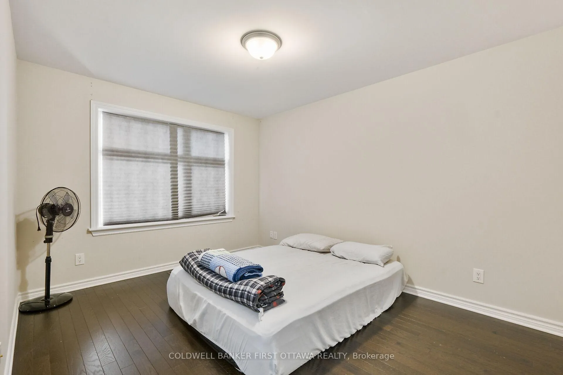 Photo 23 of 22 Stockholm Private, Ottawa, Riverside South/Gloucester Glen — HOMEH