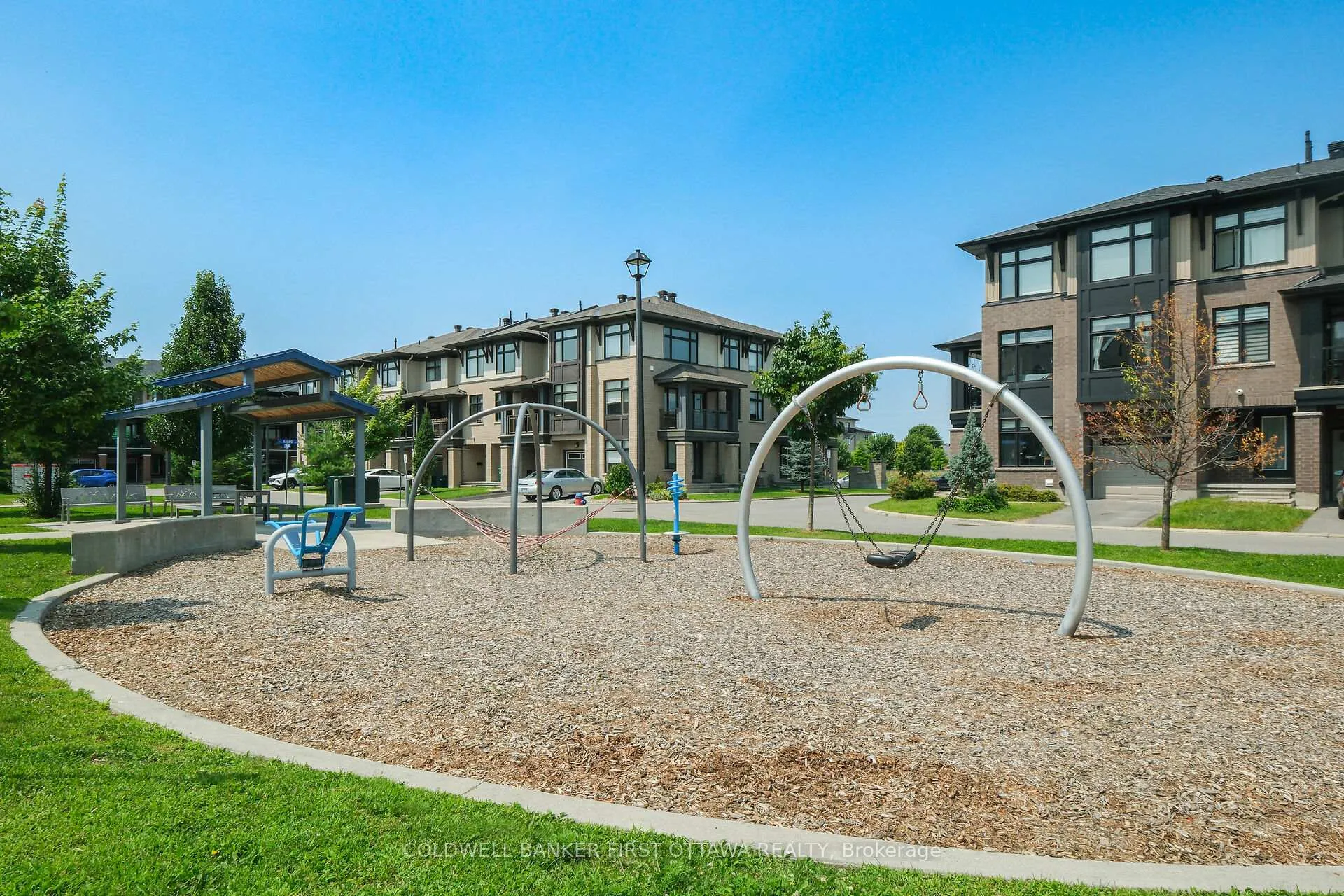 Photo 30 of 22 Stockholm Private, Ottawa, Riverside South/Gloucester Glen — HOMEH