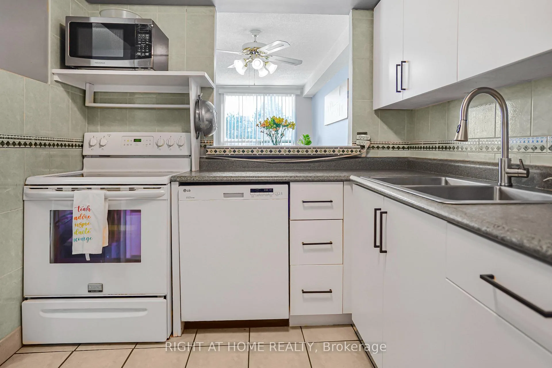 Photo 7 of Unit 203, 18 Holborn Court, Kitchener — HOMEH