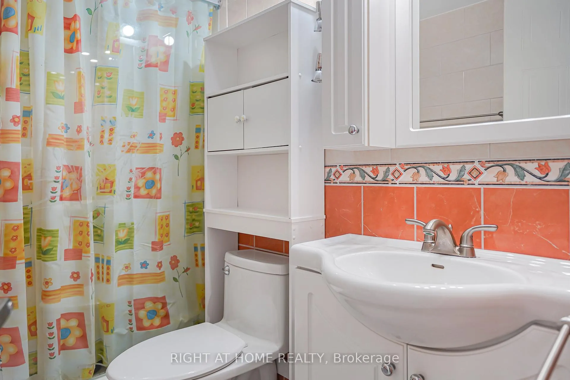 Photo 17 of Unit 203, 18 Holborn Court, Kitchener — HOMEH