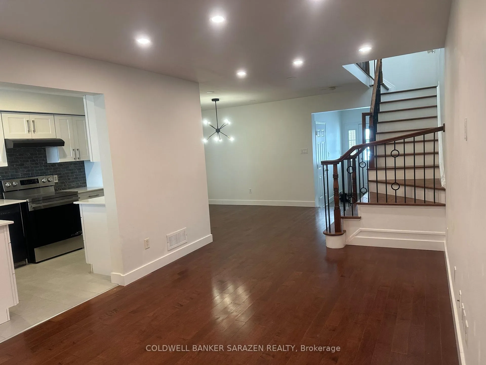 Photo 5 of 454 Wisteria Crescent, Ottawa, Hunt Club — HOMEH