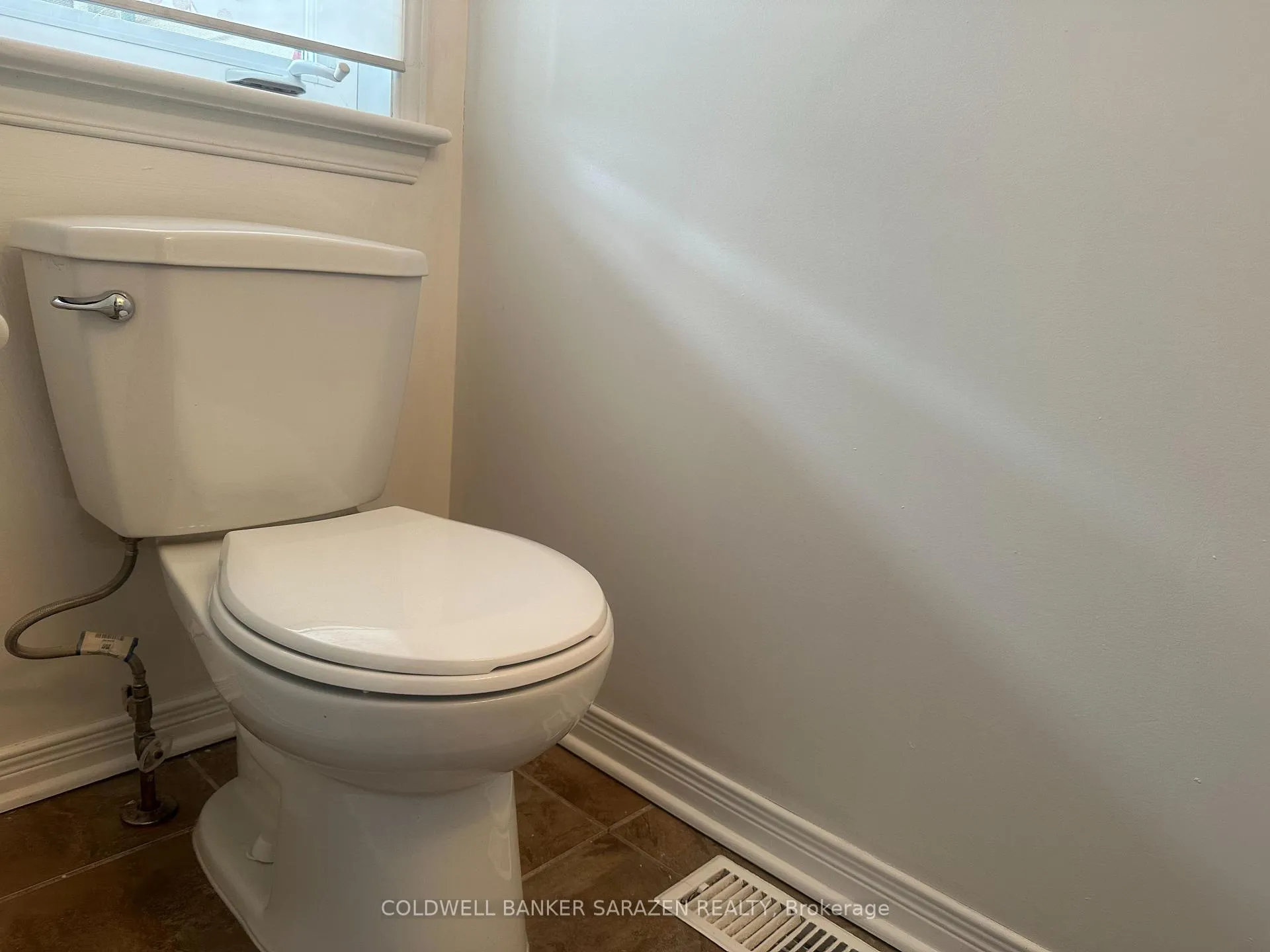 Photo 15 of 454 Wisteria Crescent, Ottawa, Hunt Club — HOMEH