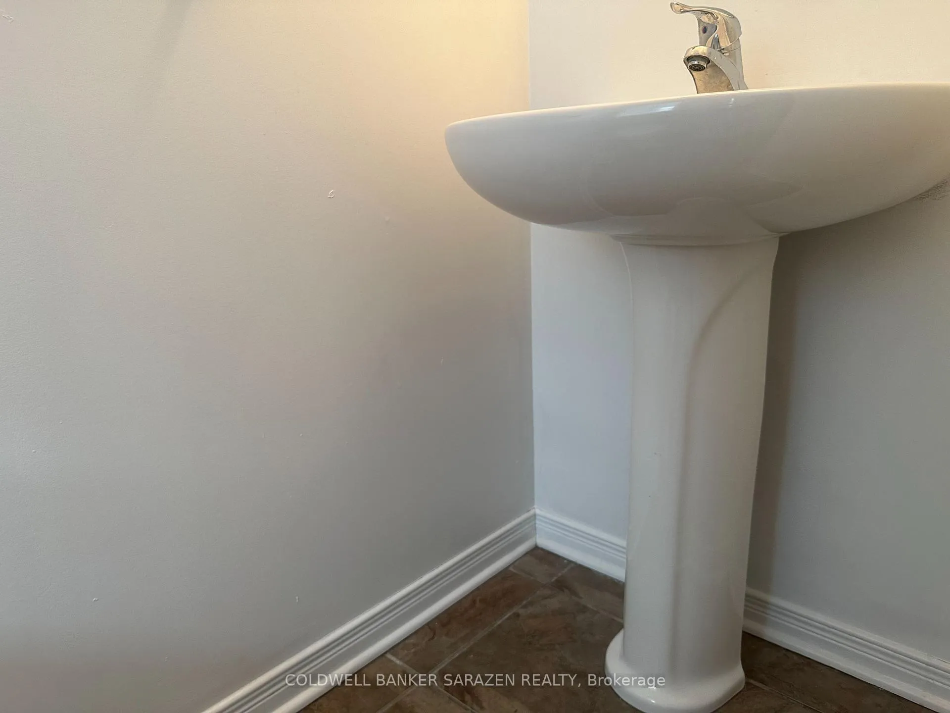 Photo 16 of 454 Wisteria Crescent, Ottawa, Hunt Club — HOMEH