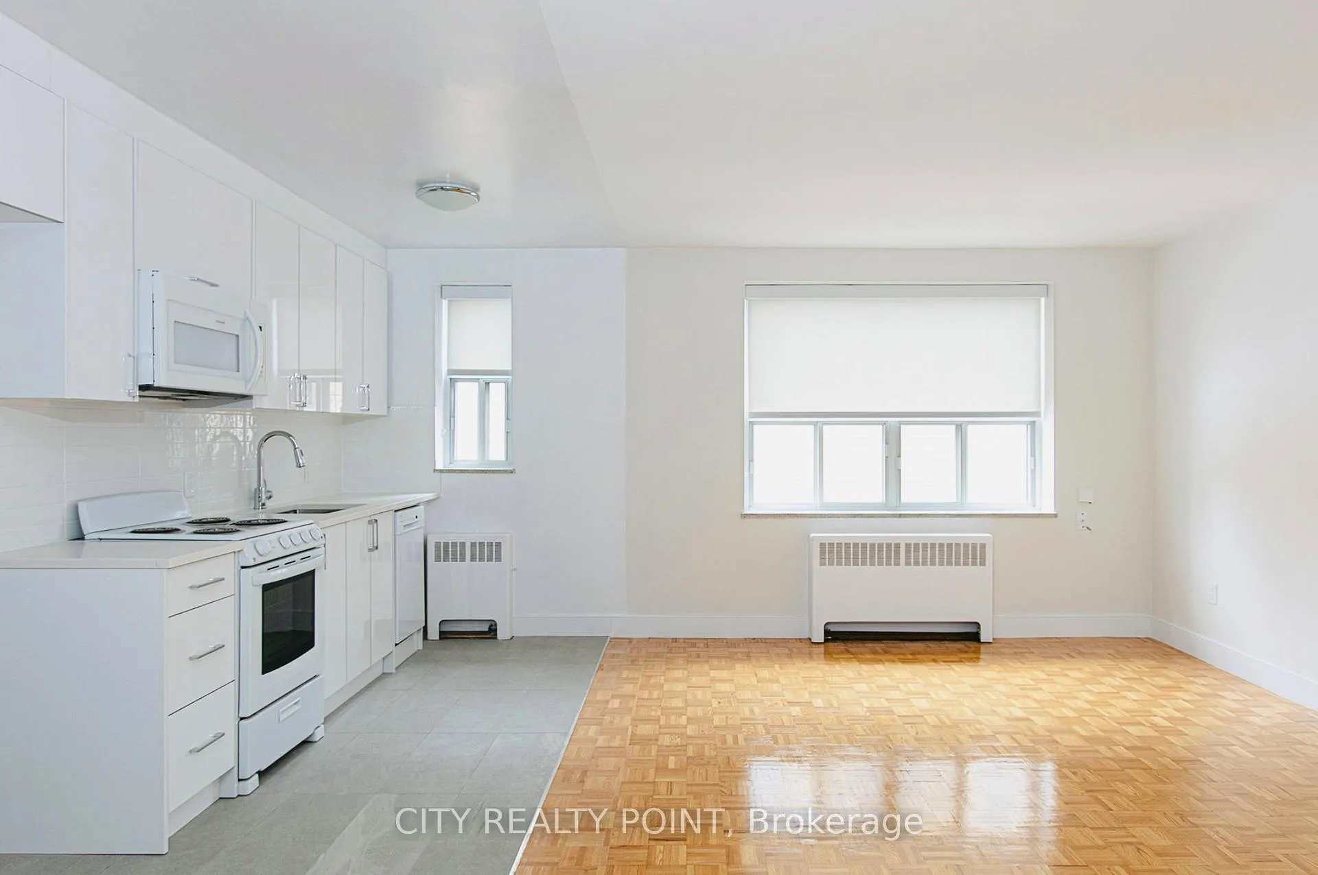 Photo 5 of Unit 301, 1291 Bayview Avenue N, Toronto, Leaside — HOMEH