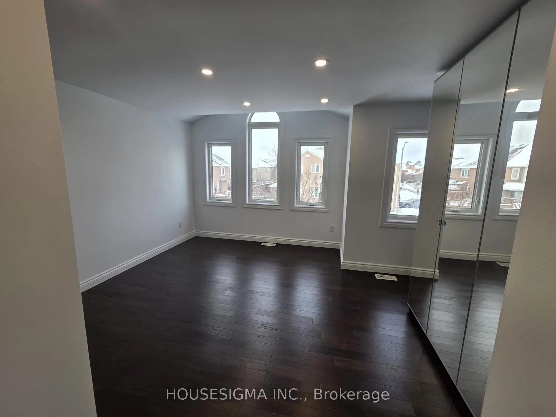 Photo 3 of 471 John Deisman Boulevard, Vaughan, Vellore Village — HOMEH