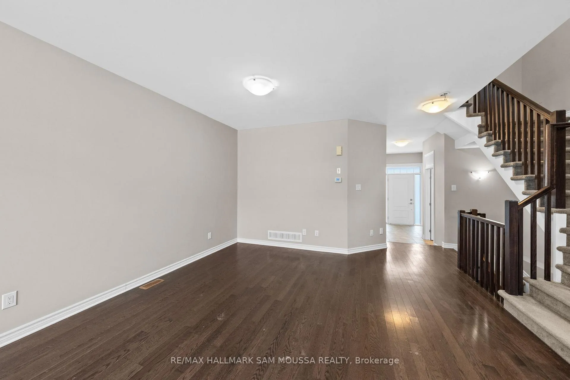 Photo 11 of 371 Warmstone Drive, Ottawa, Stittsville (North) — HOMEH