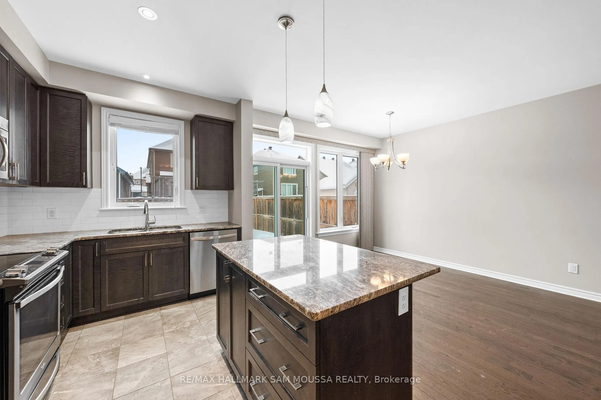 Photo 14 of 371 Warmstone Drive, Ottawa, Stittsville (North) — HOMEH