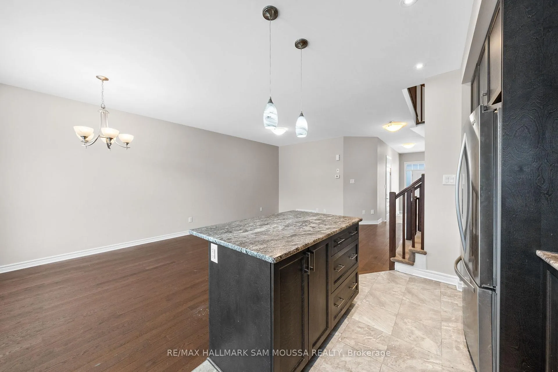 Photo 15 of 371 Warmstone Drive, Ottawa, Stittsville (North) — HOMEH
