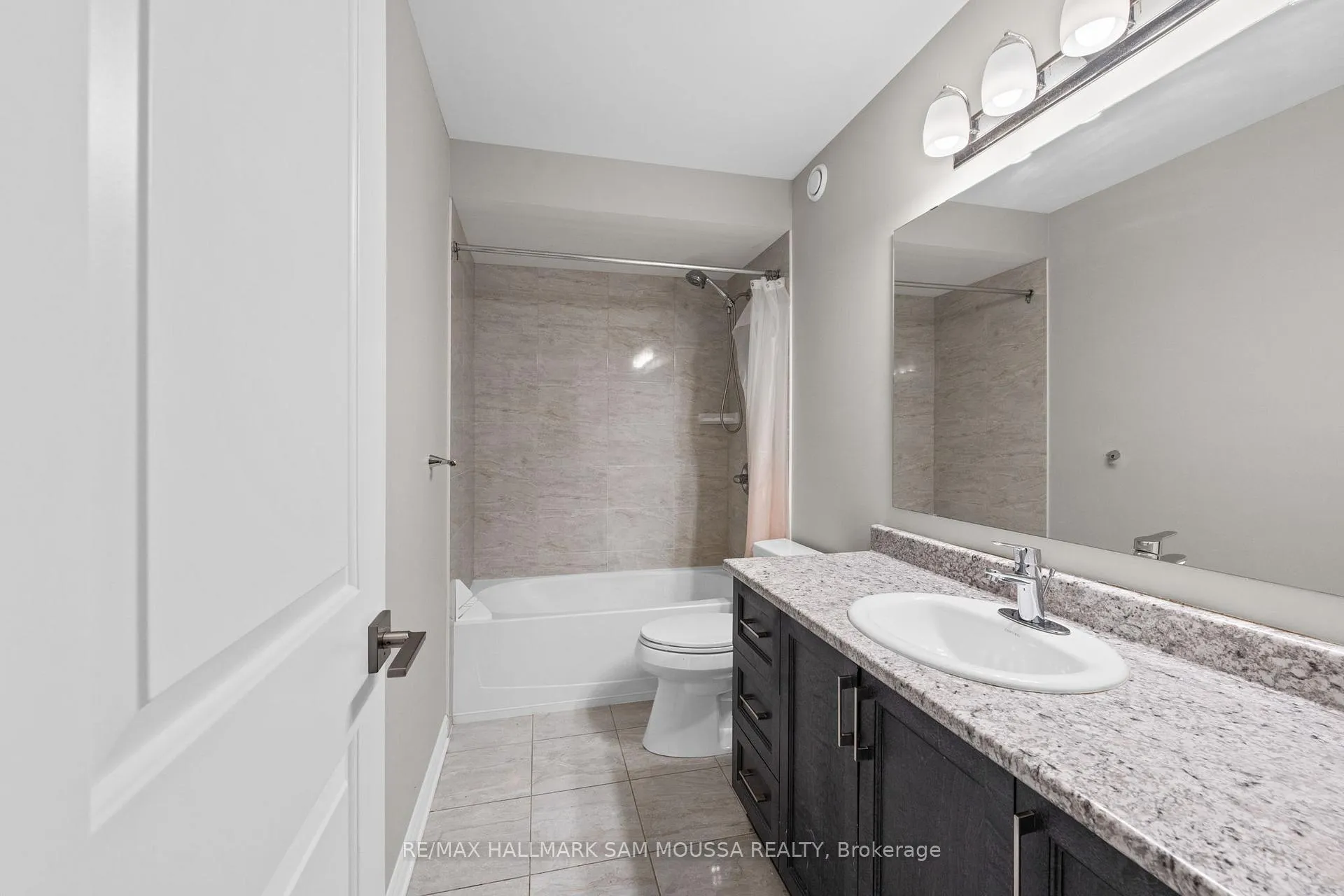 Photo 33 of 371 Warmstone Drive, Ottawa, Stittsville (North) — HOMEH