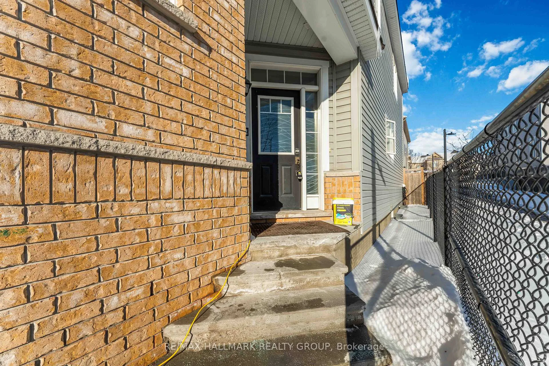 Photo 3 of 168 Flowing Creek Circle, Ottawa, Kanata - Emerald Meadows/Trailwest — HOMEH