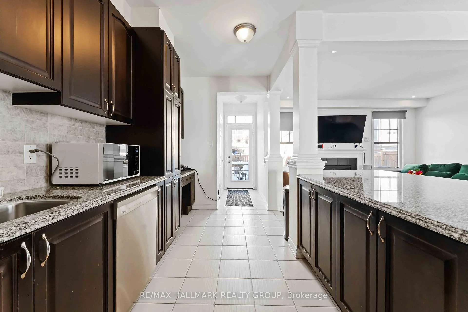 Photo 10 of 168 Flowing Creek Circle, Ottawa, Kanata - Emerald Meadows/Trailwest — HOMEH