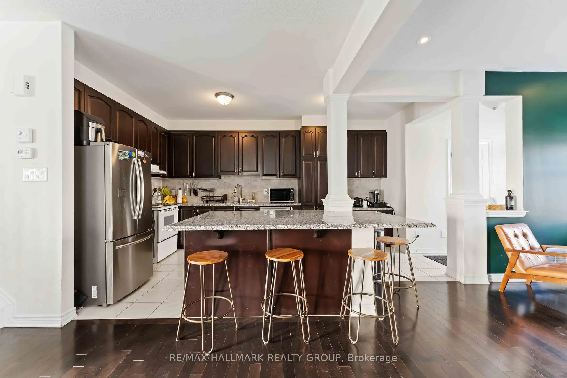 Photo 11 of 168 Flowing Creek Circle, Ottawa, Kanata - Emerald Meadows/Trailwest — HOMEH