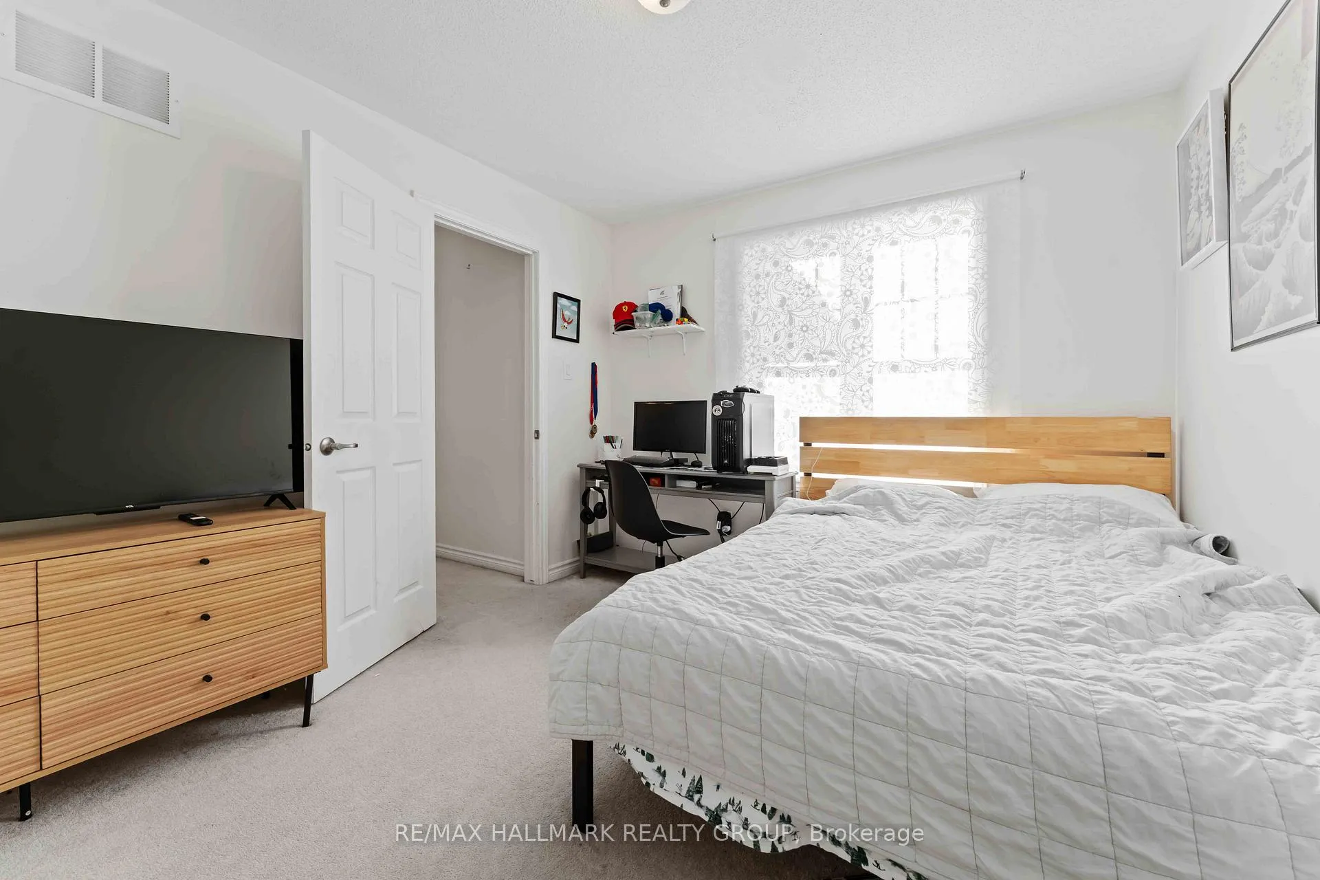 Photo 15 of 168 Flowing Creek Circle, Ottawa, Kanata - Emerald Meadows/Trailwest — HOMEH