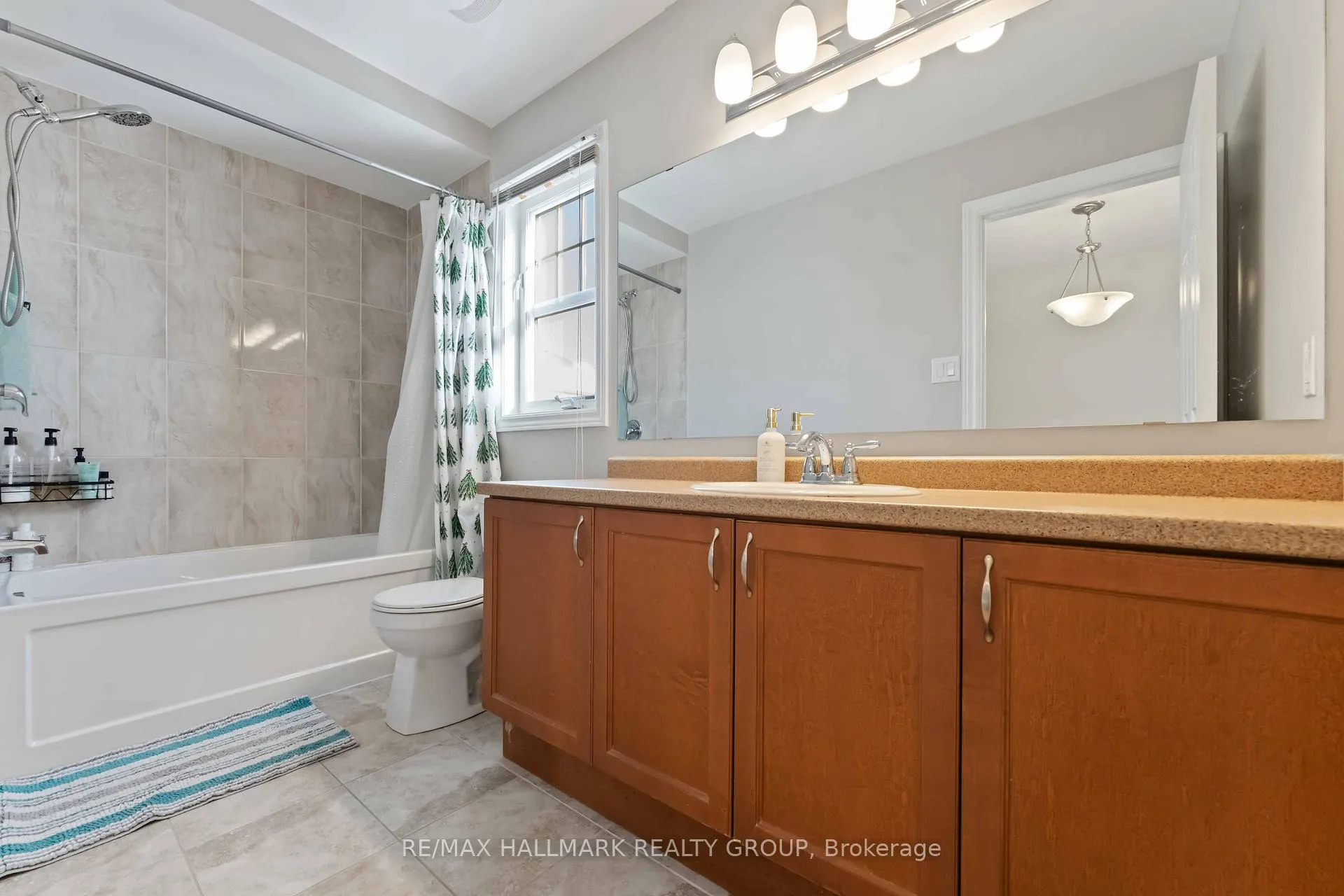 Photo 18 of 168 Flowing Creek Circle, Ottawa, Kanata - Emerald Meadows/Trailwest — HOMEH