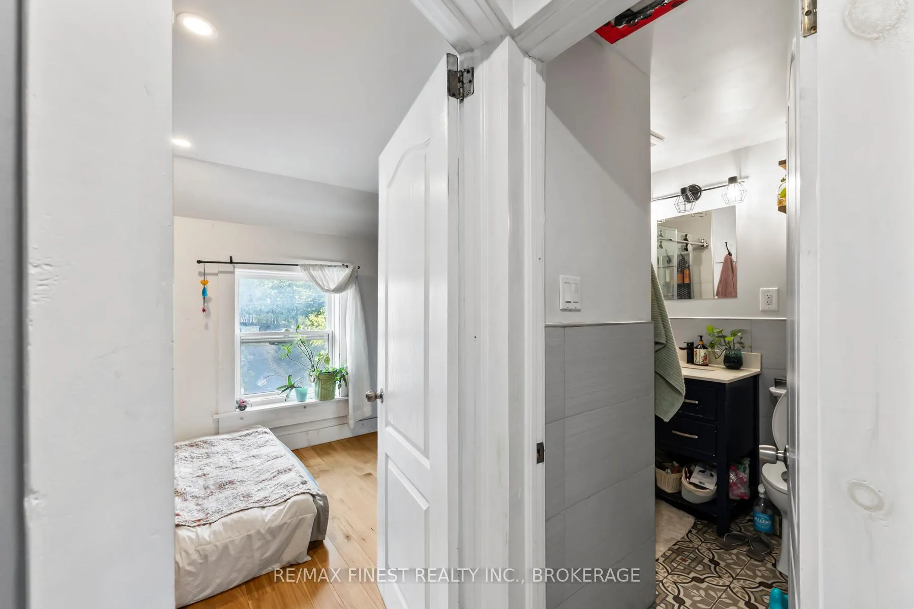 Photo 23 of 343 Sydenham Street, Kingston, East of Sir John A. Blvd — HOMEH