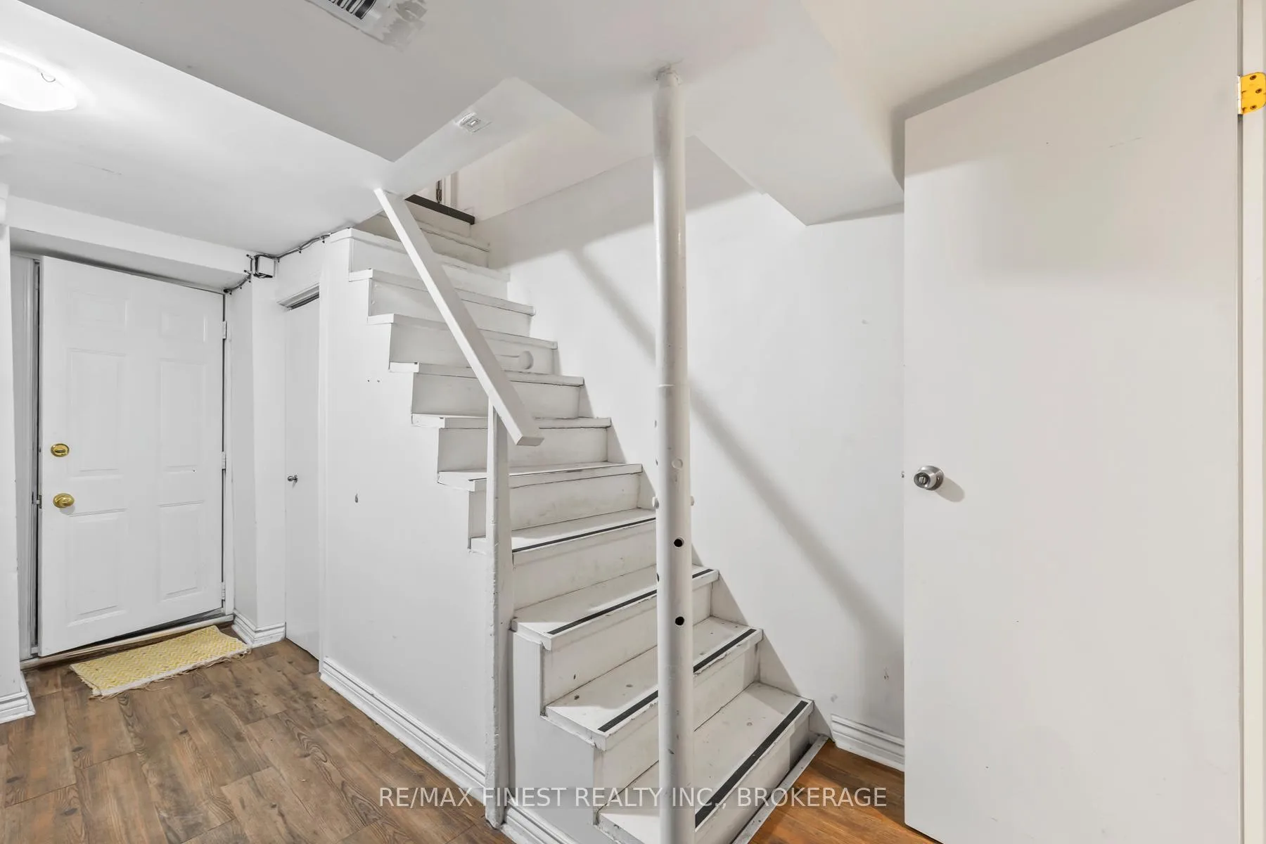 Photo 26 of 343 Sydenham Street, Kingston, East of Sir John A. Blvd — HOMEH