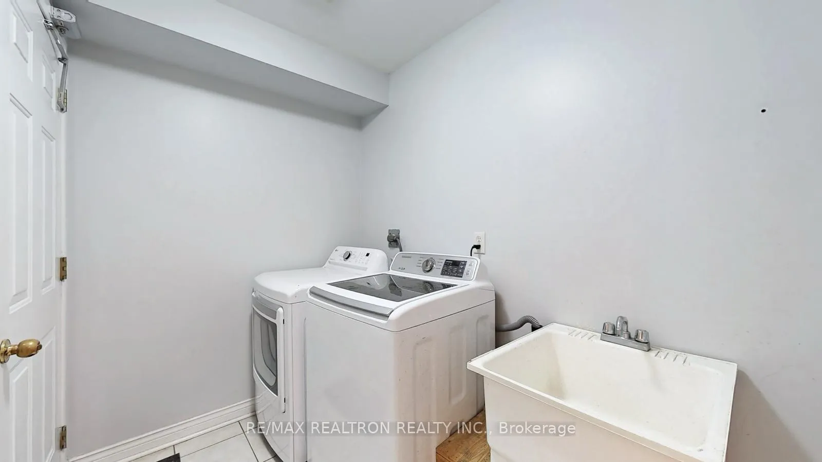 Photo 12 of 25 Boxhill Road, Markham, Milliken Mills East — HOMEH