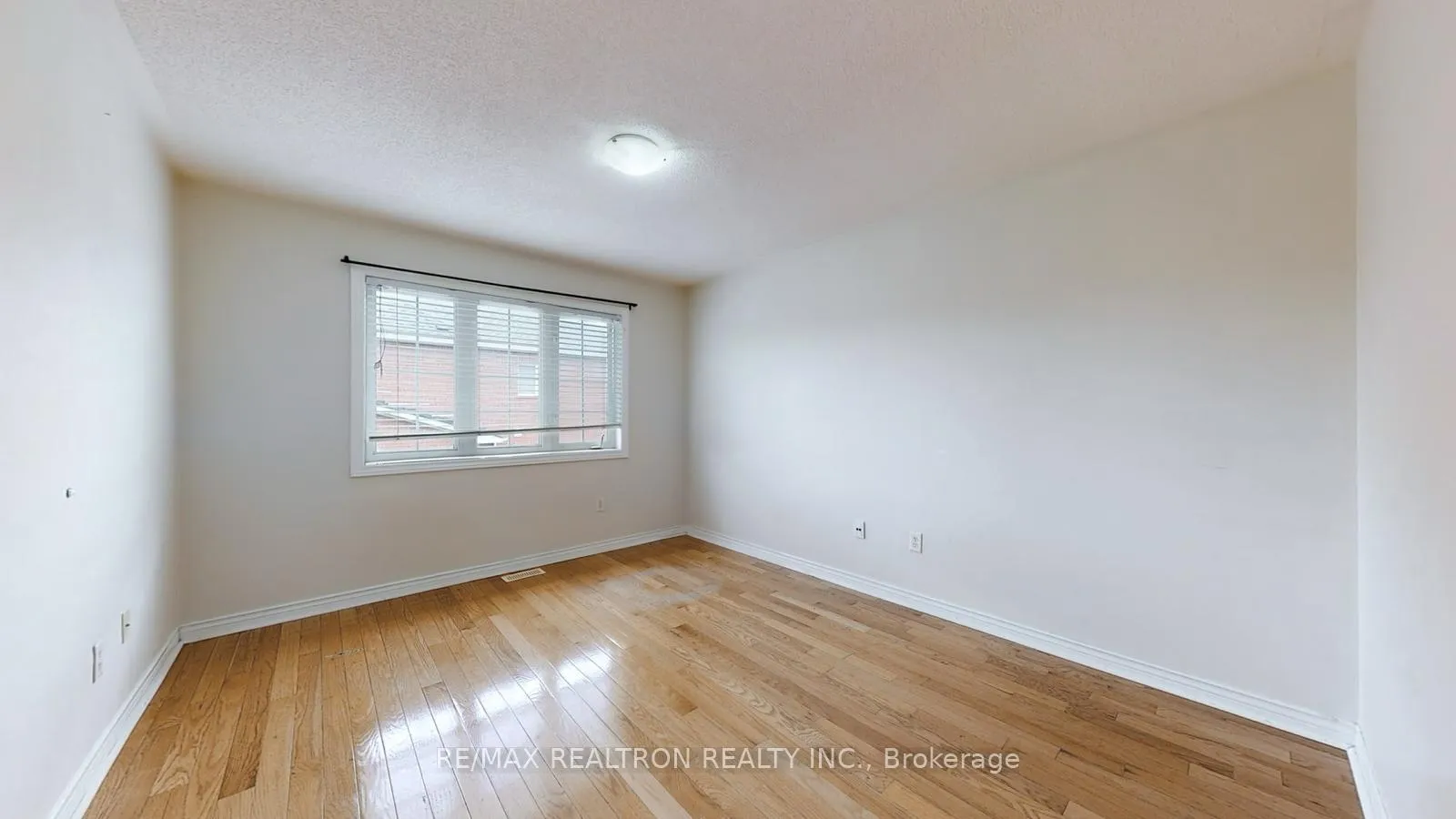 Photo 23 of 25 Boxhill Road, Markham, Milliken Mills East — HOMEH
