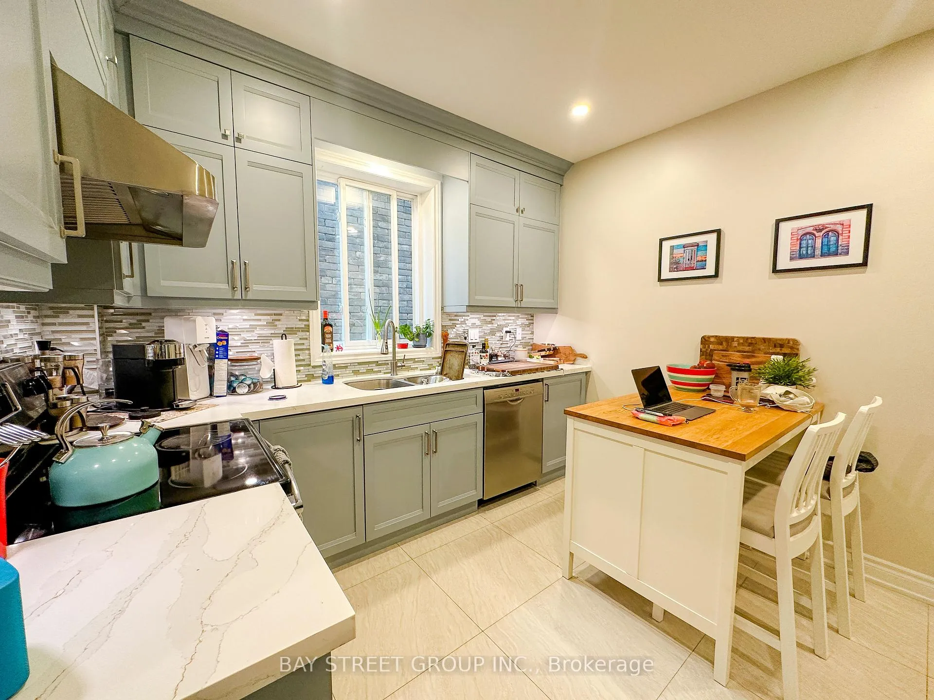 Photo 3 of Unit Main Fl, 36 Ashdale Avenue, Toronto, Greenwood-Coxwell — HOMEH