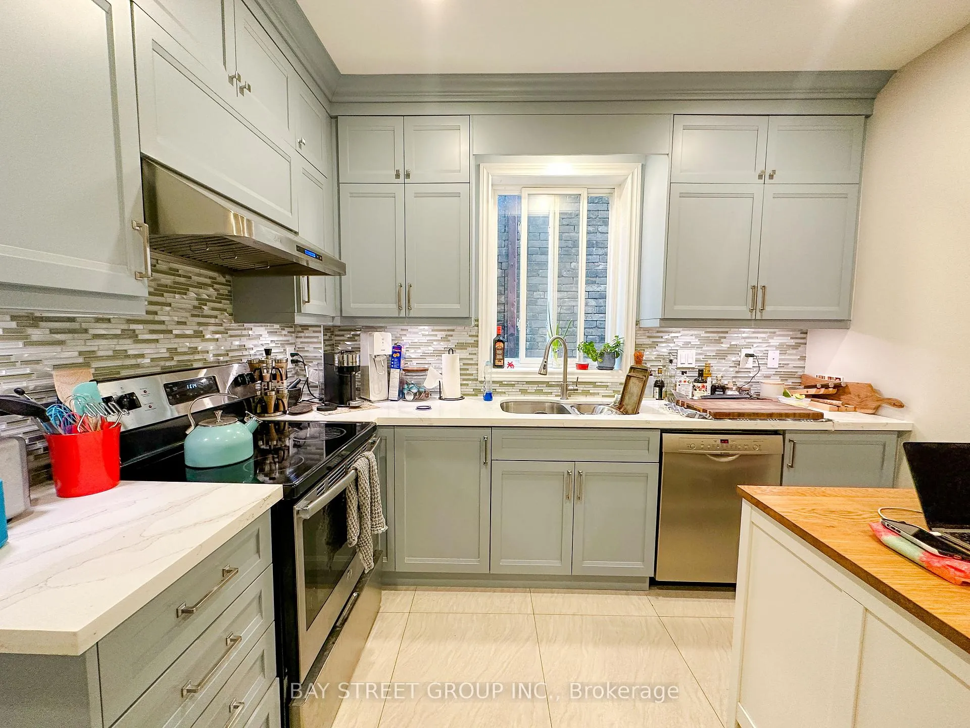 Photo 4 of Unit Main Fl, 36 Ashdale Avenue, Toronto, Greenwood-Coxwell — HOMEH