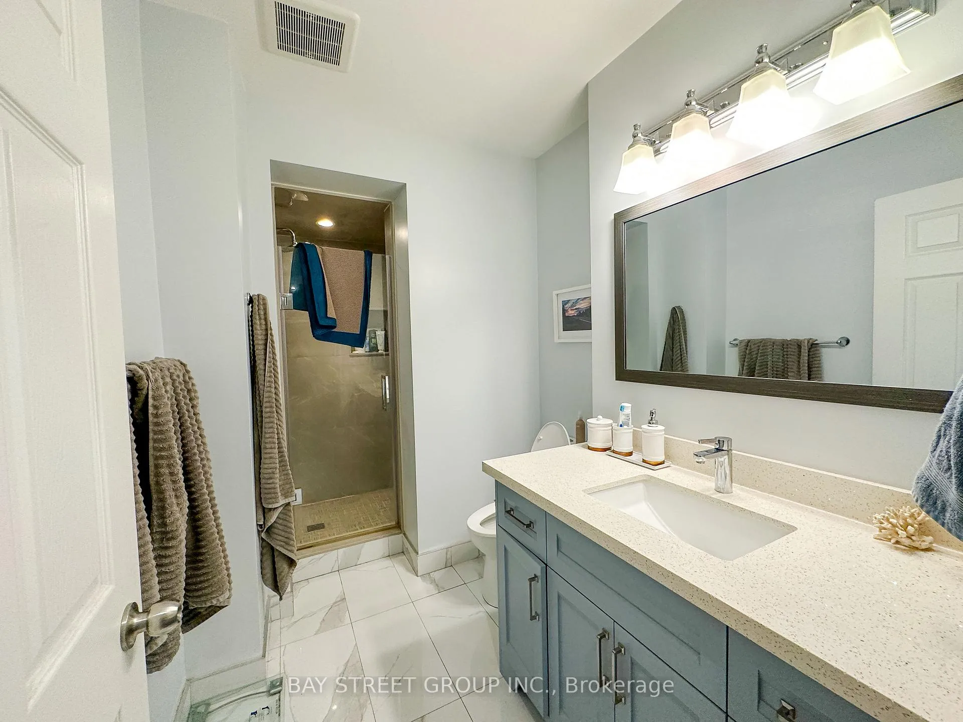 Photo 5 of Unit Main Fl, 36 Ashdale Avenue, Toronto, Greenwood-Coxwell — HOMEH