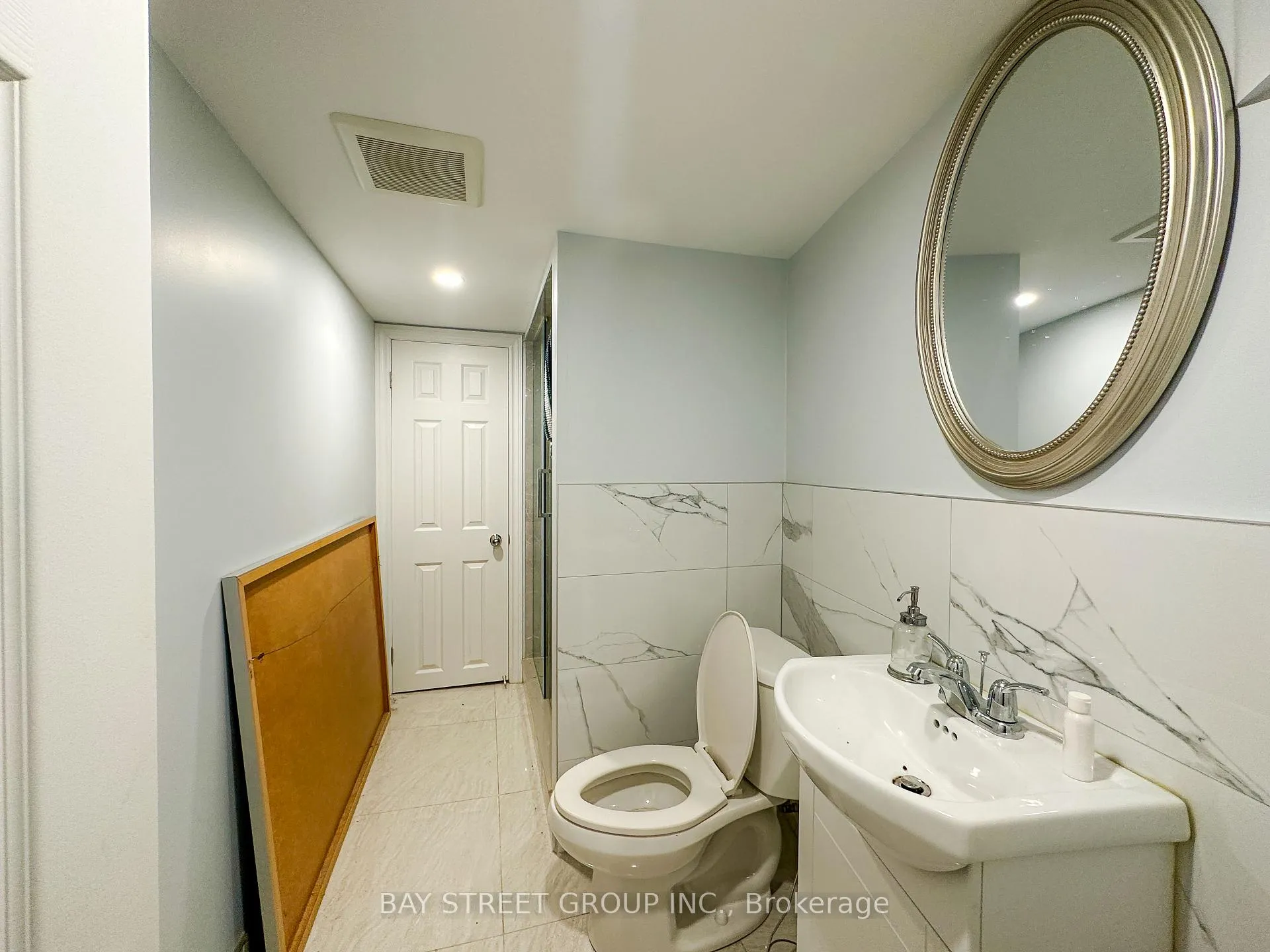 Photo 8 of Unit Main Fl, 36 Ashdale Avenue, Toronto, Greenwood-Coxwell — HOMEH