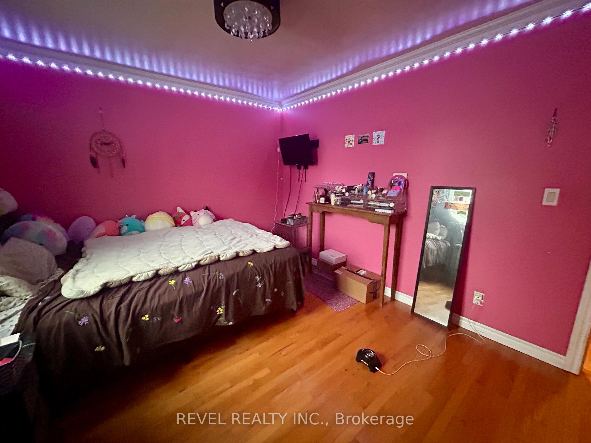 Photo 20 of 354 Seventeenth Avenue, Cochrane — HOMEH