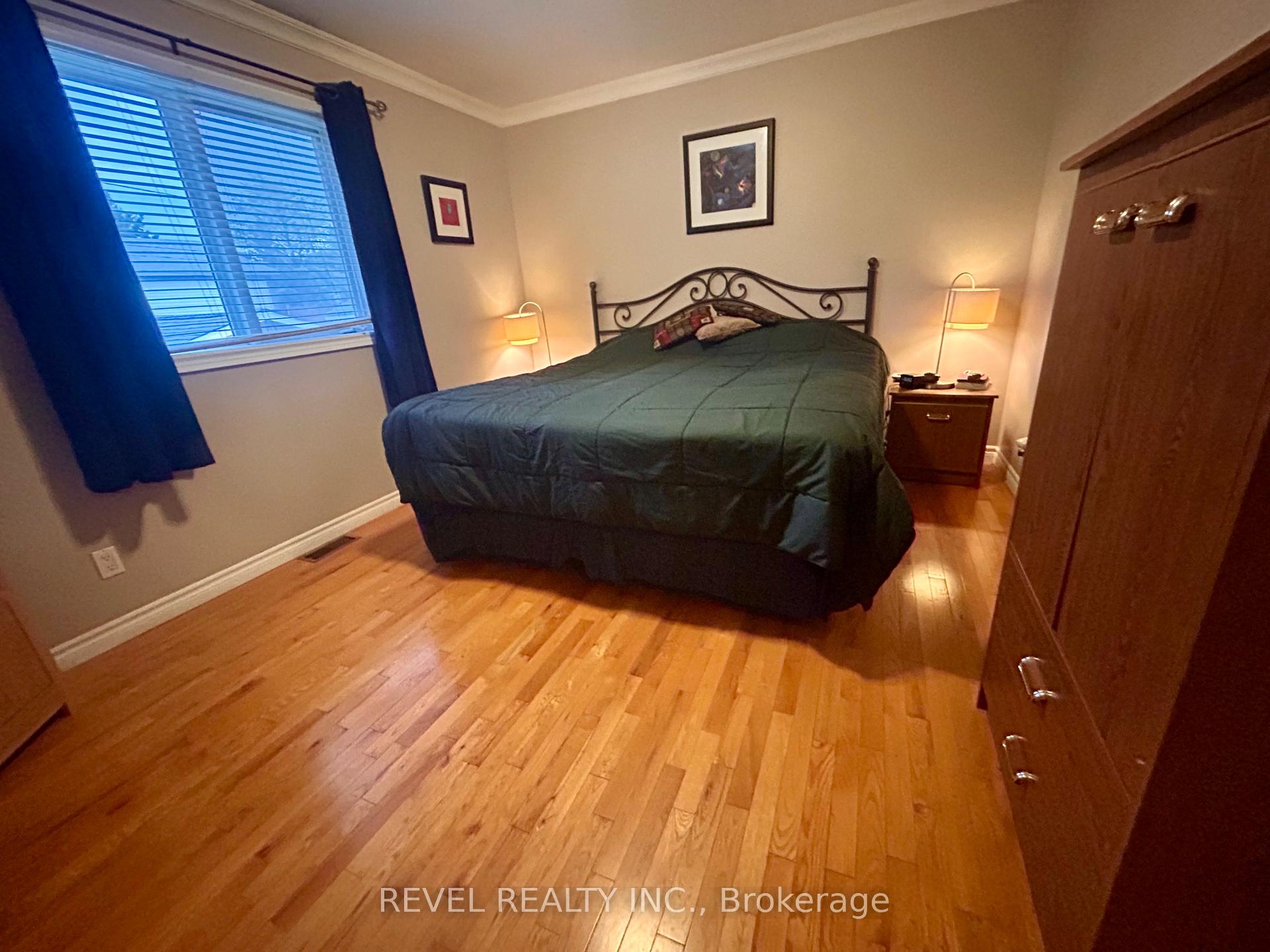 Photo 15 of 354 Seventeenth Avenue, Cochrane — HOMEH