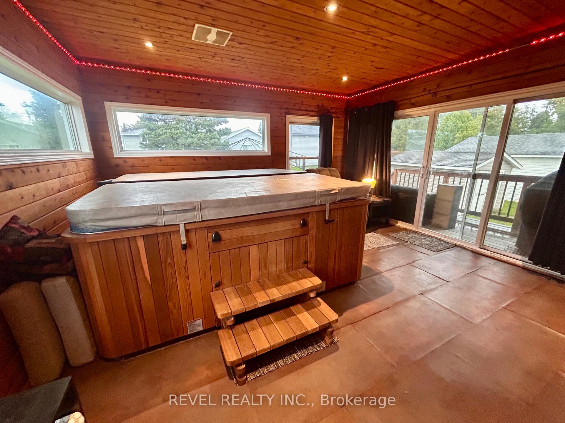 Photo 41 of 354 Seventeenth Avenue, Cochrane — HOMEH