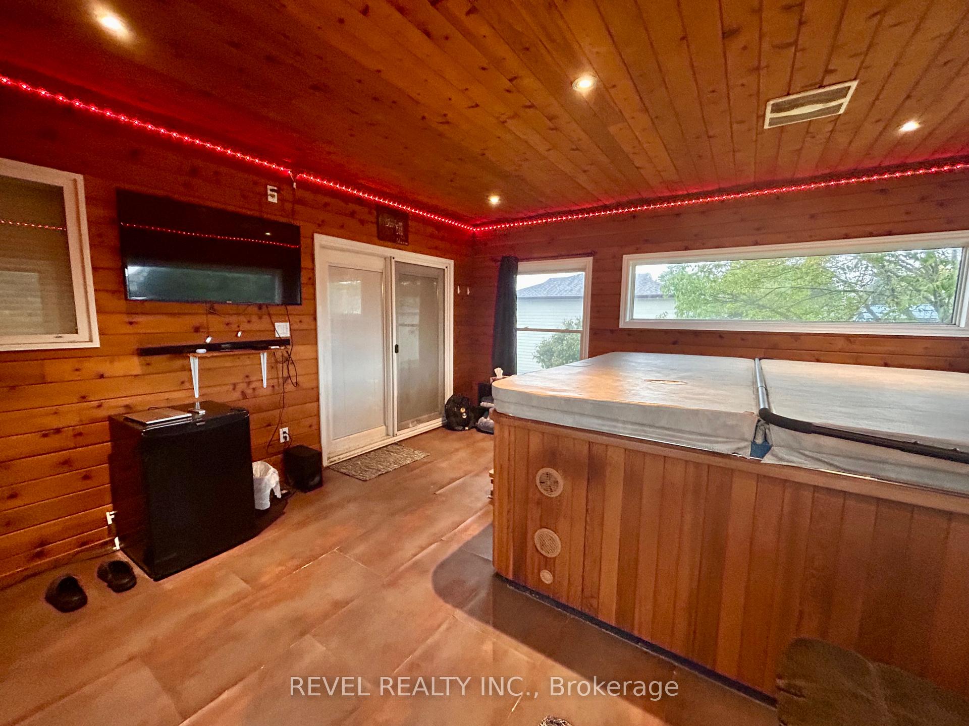 Photo 37 of 354 Seventeenth Avenue, Cochrane — HOMEH