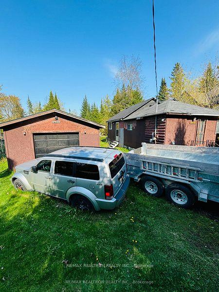 Photo 3 of 2439 Wallace Avenue, Innisfil, Alcona — HOMEH