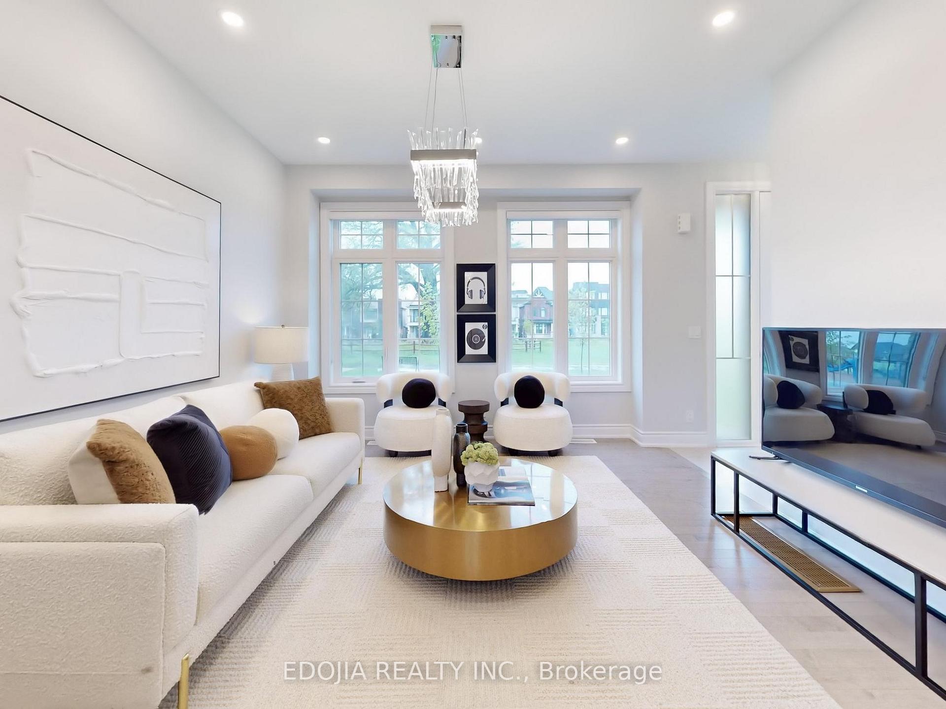 Photo 3 of 10 Pevensey Lane, Markham, Angus Glen — HOMEH