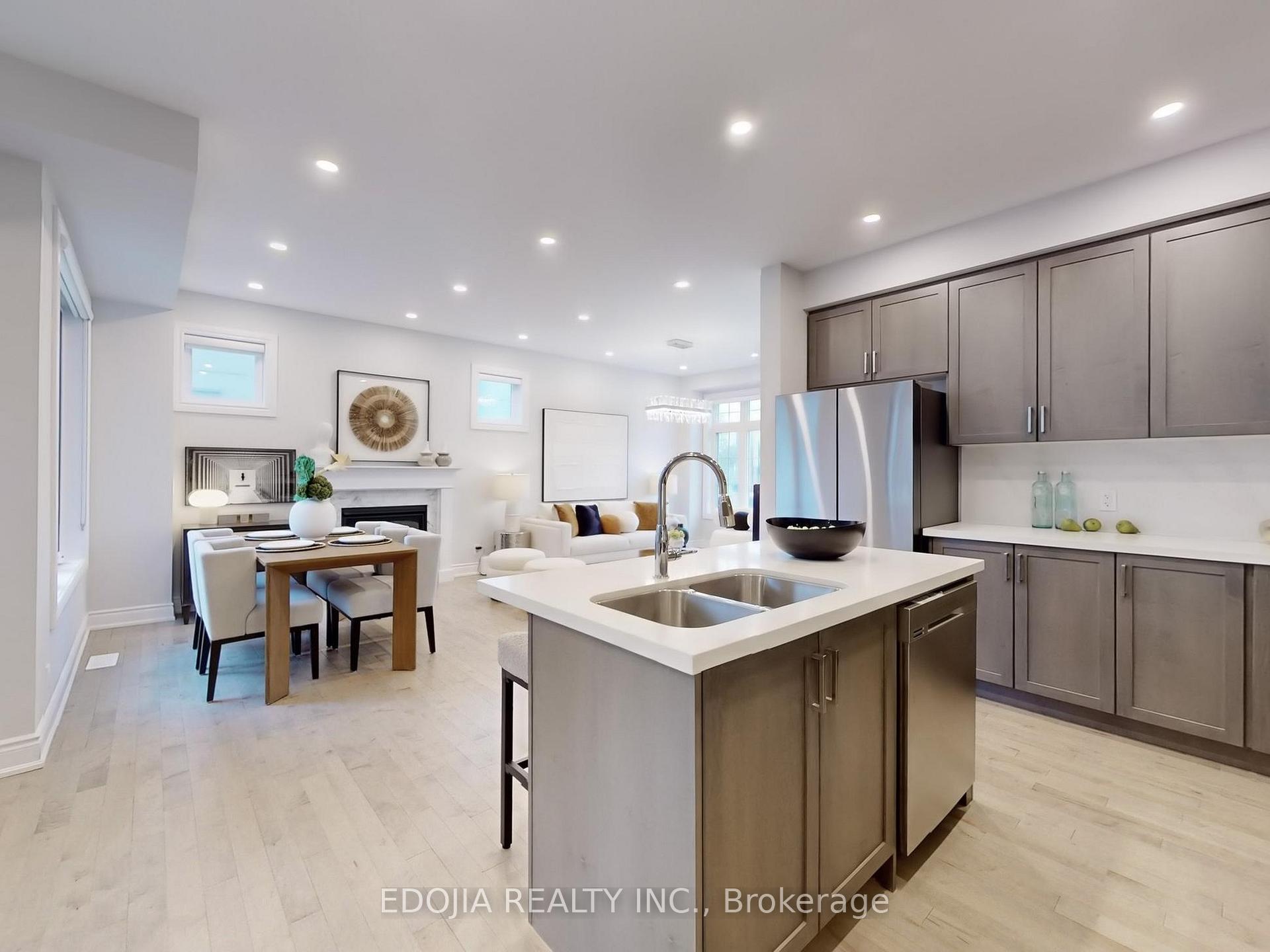 Photo 5 of 10 Pevensey Lane, Markham, Angus Glen — HOMEH