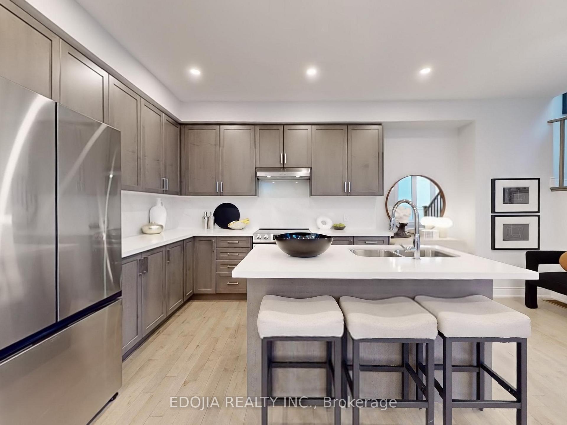 Photo 11 of 10 Pevensey Lane, Markham, Angus Glen — HOMEH