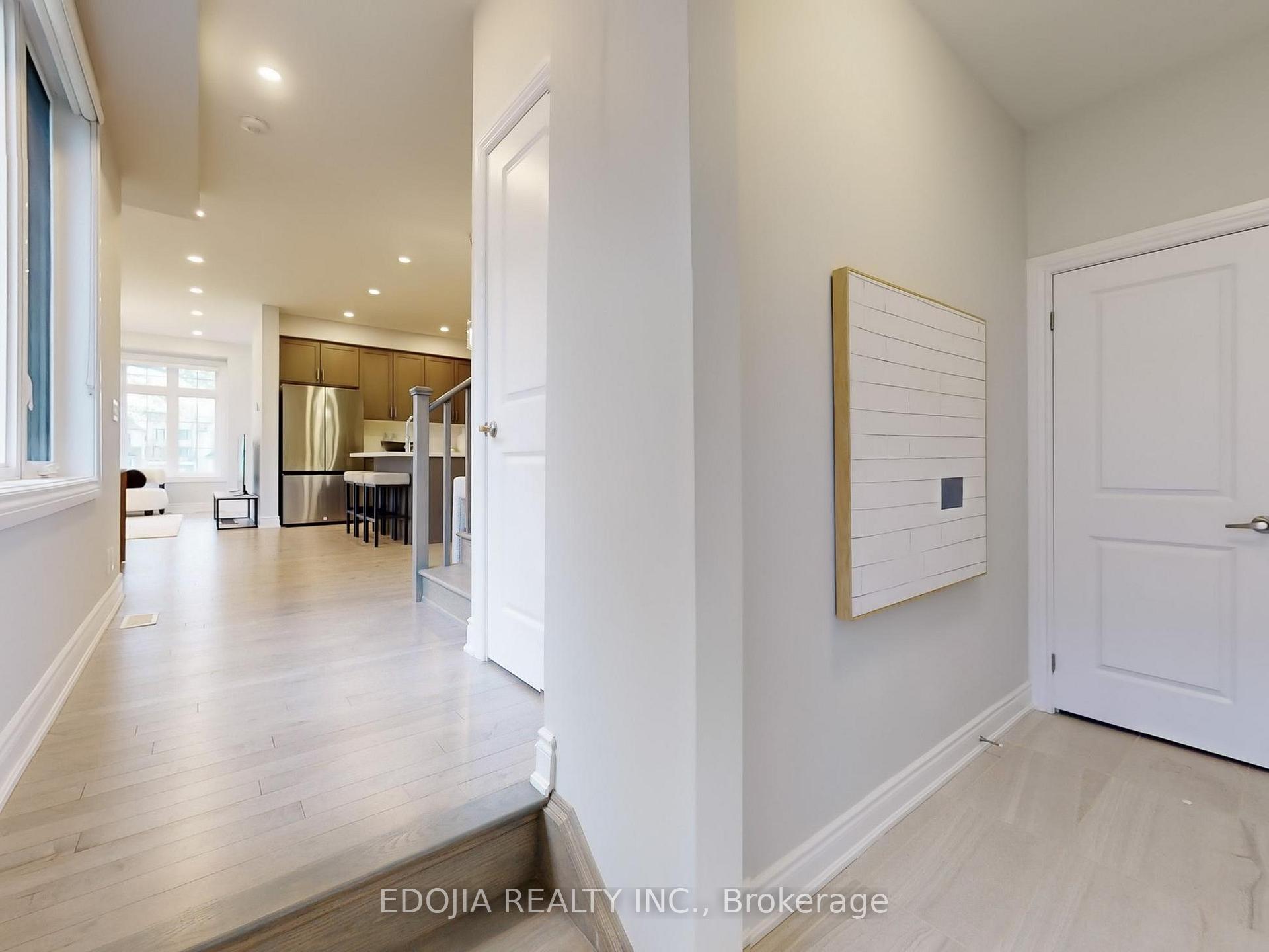 Photo 13 of 10 Pevensey Lane, Markham, Angus Glen — HOMEH