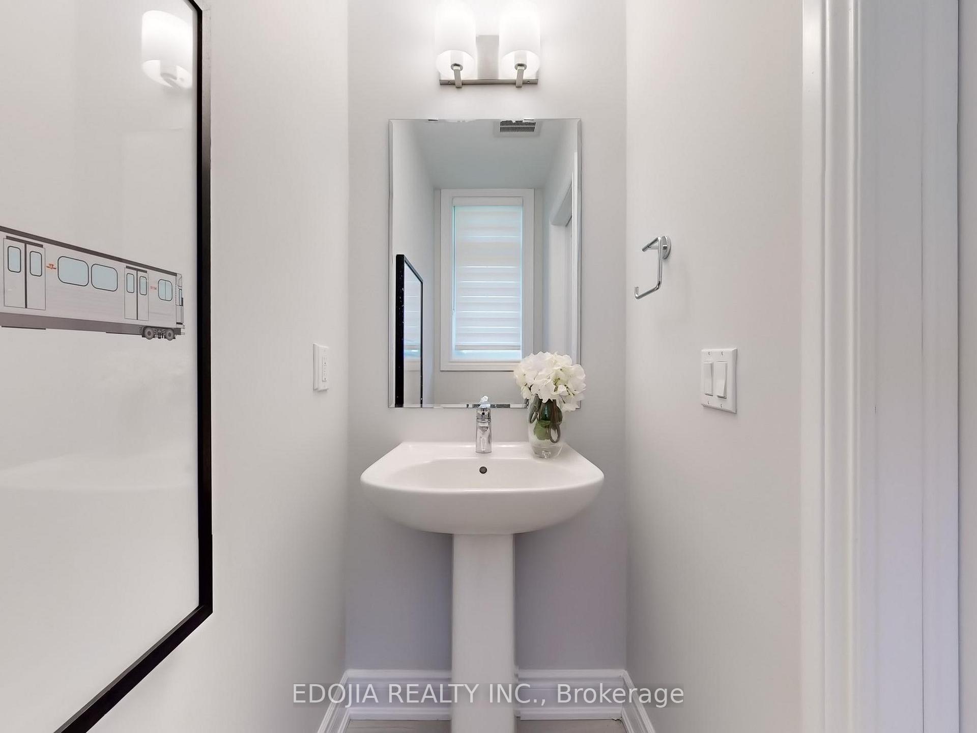 Photo 6 of 10 Pevensey Lane, Markham, Angus Glen — HOMEH