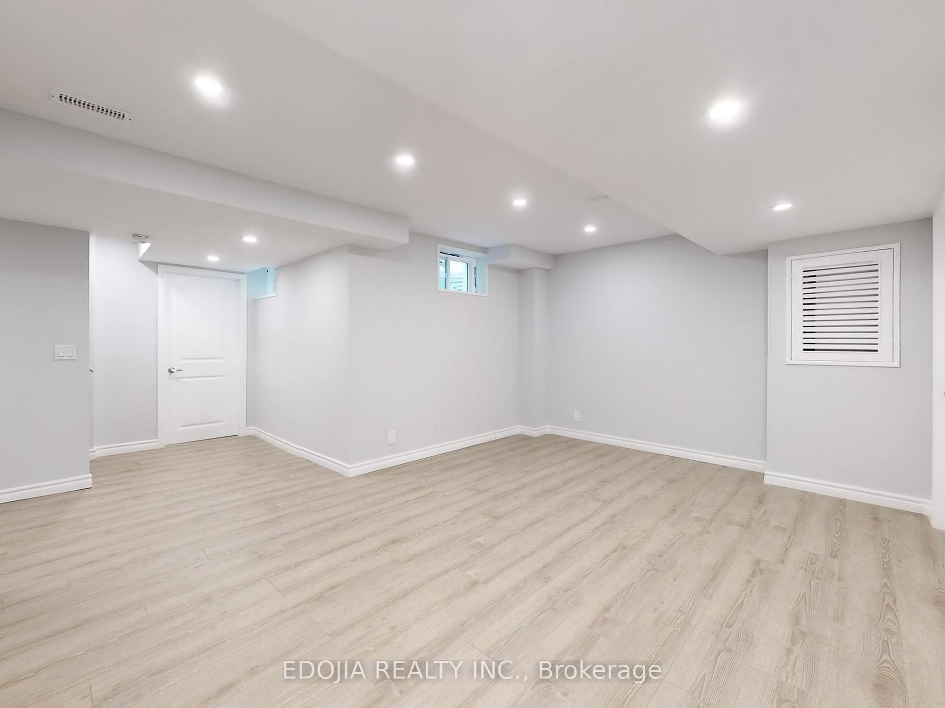 Photo 14 of 10 Pevensey Lane, Markham, Angus Glen — HOMEH