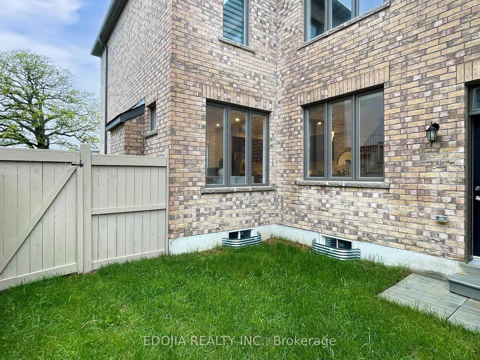 Photo 40 of 10 Pevensey Lane, Markham, Angus Glen — HOMEH