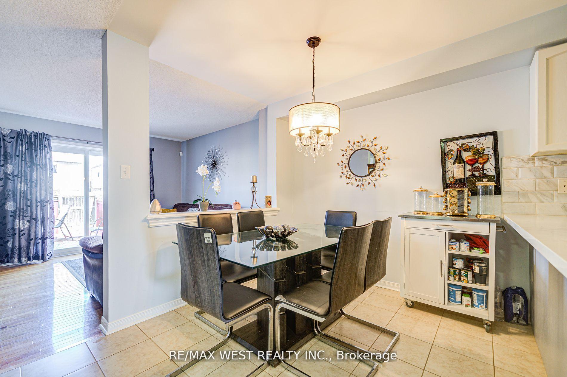 Photo 16 of 14 Lancaster Court, Barrie, Innis-Shore — HOMEH