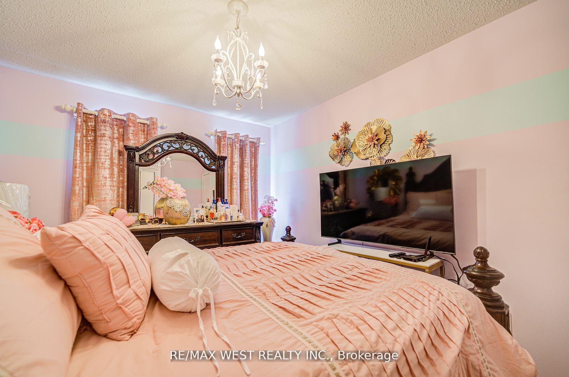 Photo 27 of 14 Lancaster Court, Barrie, Innis-Shore — HOMEH