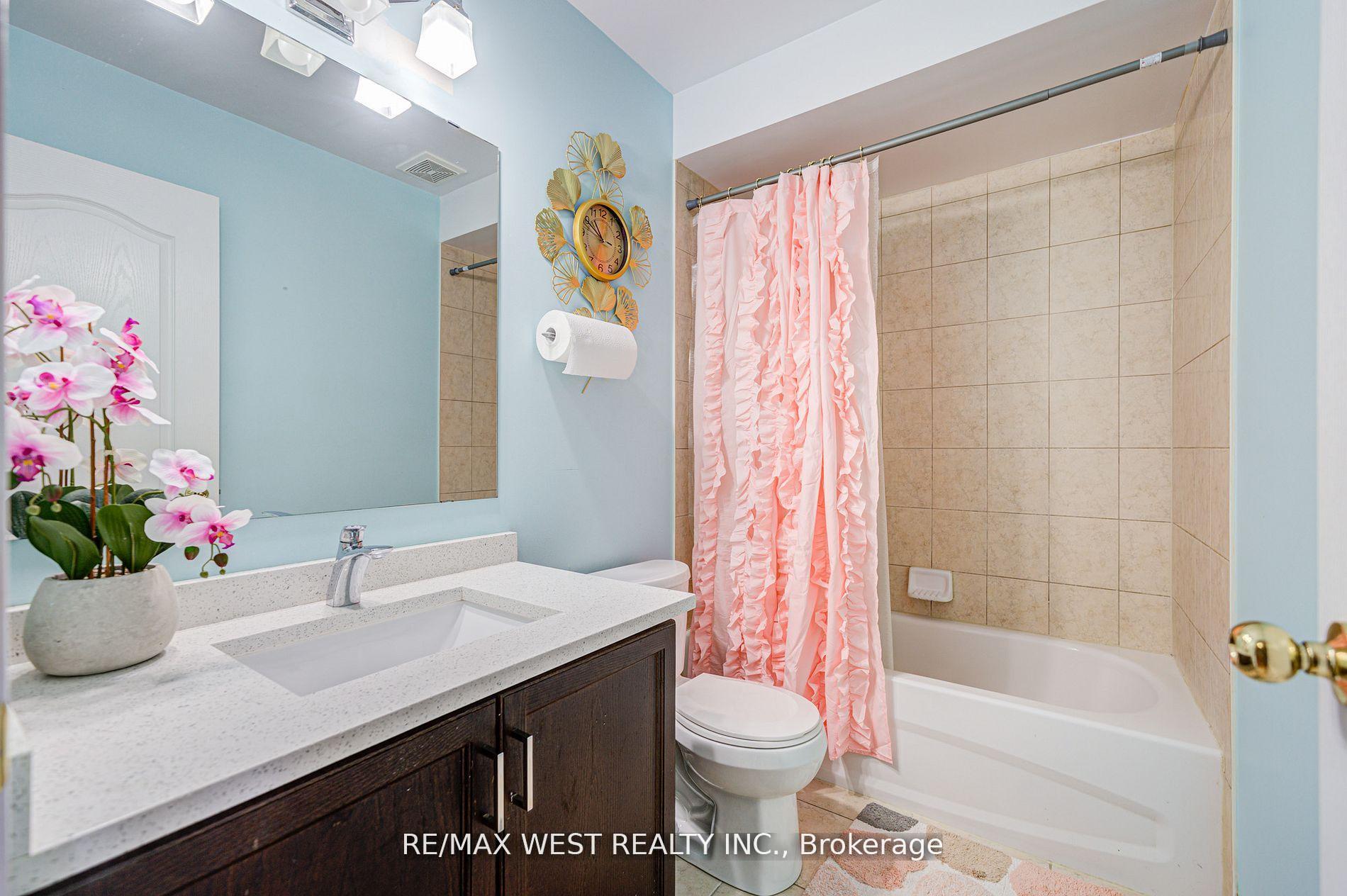 Photo 24 of 14 Lancaster Court, Barrie, Innis-Shore — HOMEH