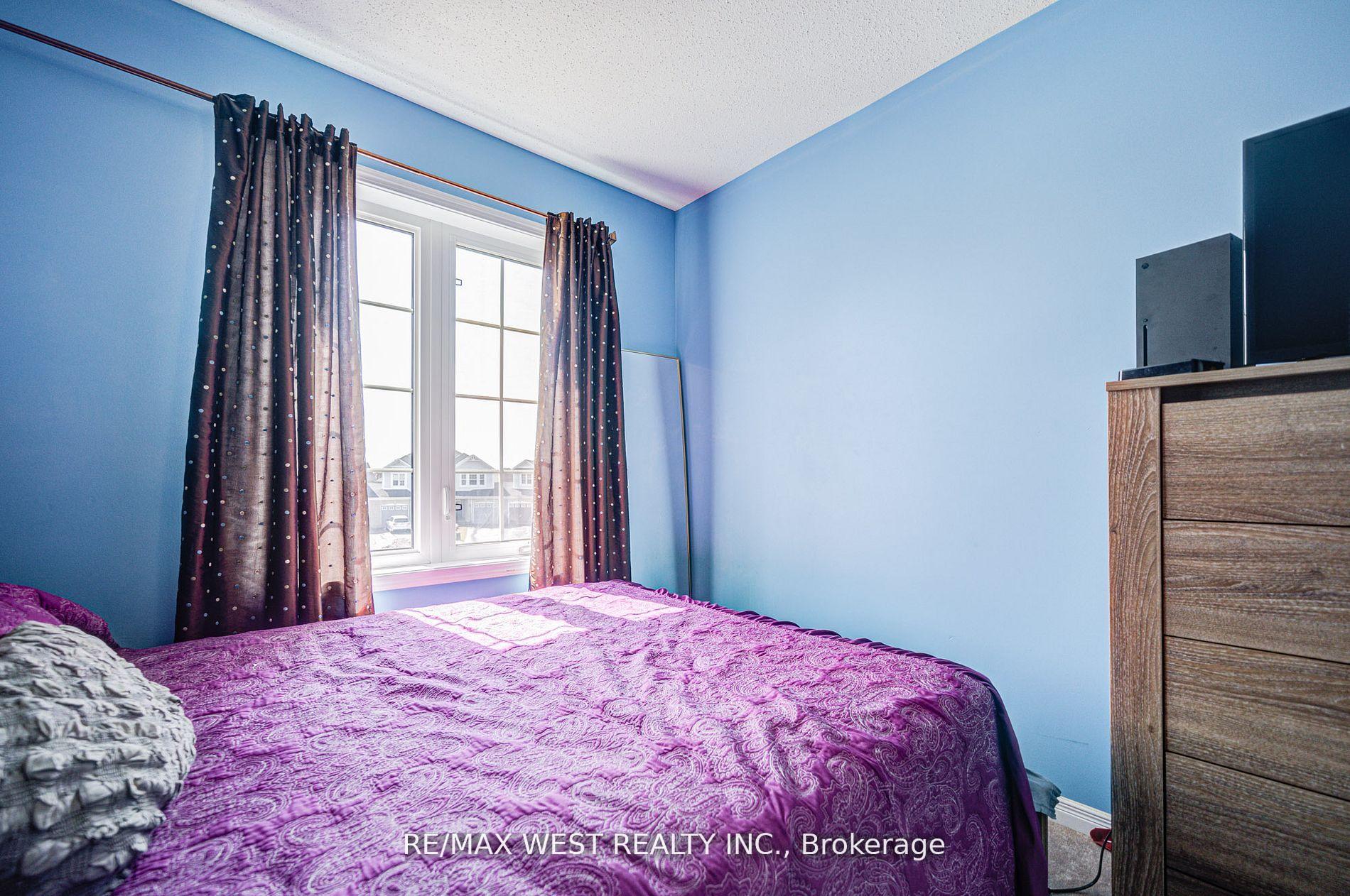 Photo 18 of 14 Lancaster Court, Barrie, Innis-Shore — HOMEH