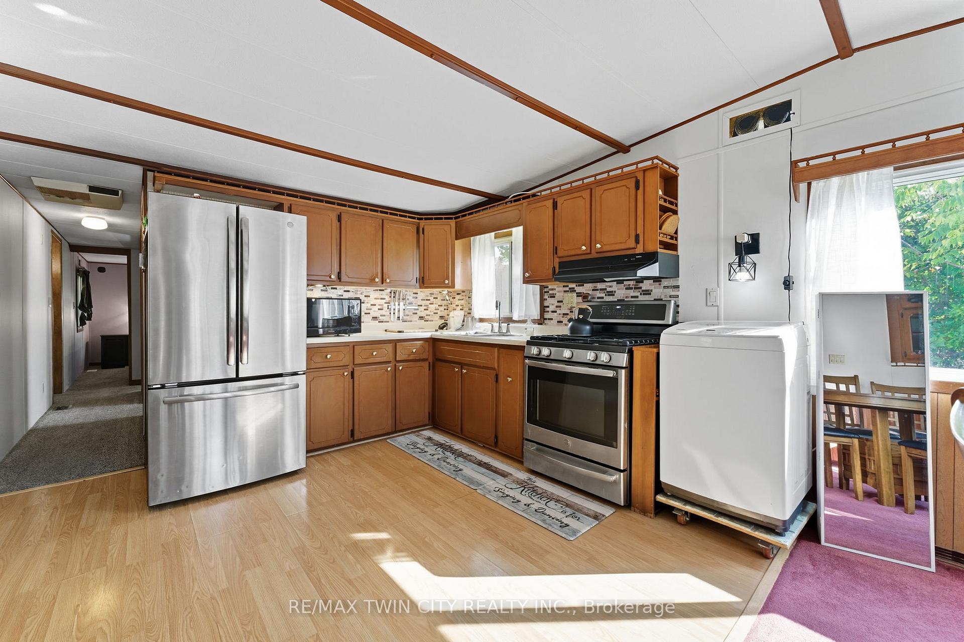 Photo 4 of Unit 7 Sunvalley, 1429 Sheffield Road, Hamilton, Rural Flamborough — HOMEH