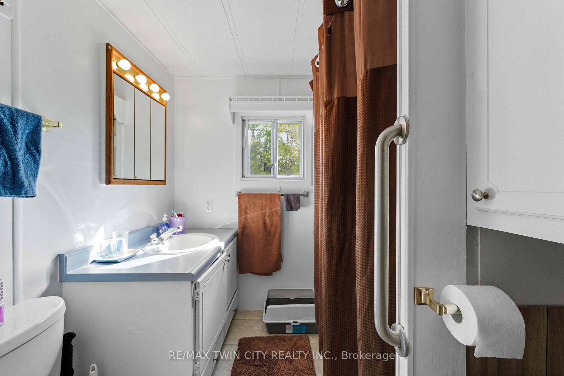 Photo 10 of Unit 7 Sunvalley, 1429 Sheffield Road, Hamilton, Rural Flamborough — HOMEH