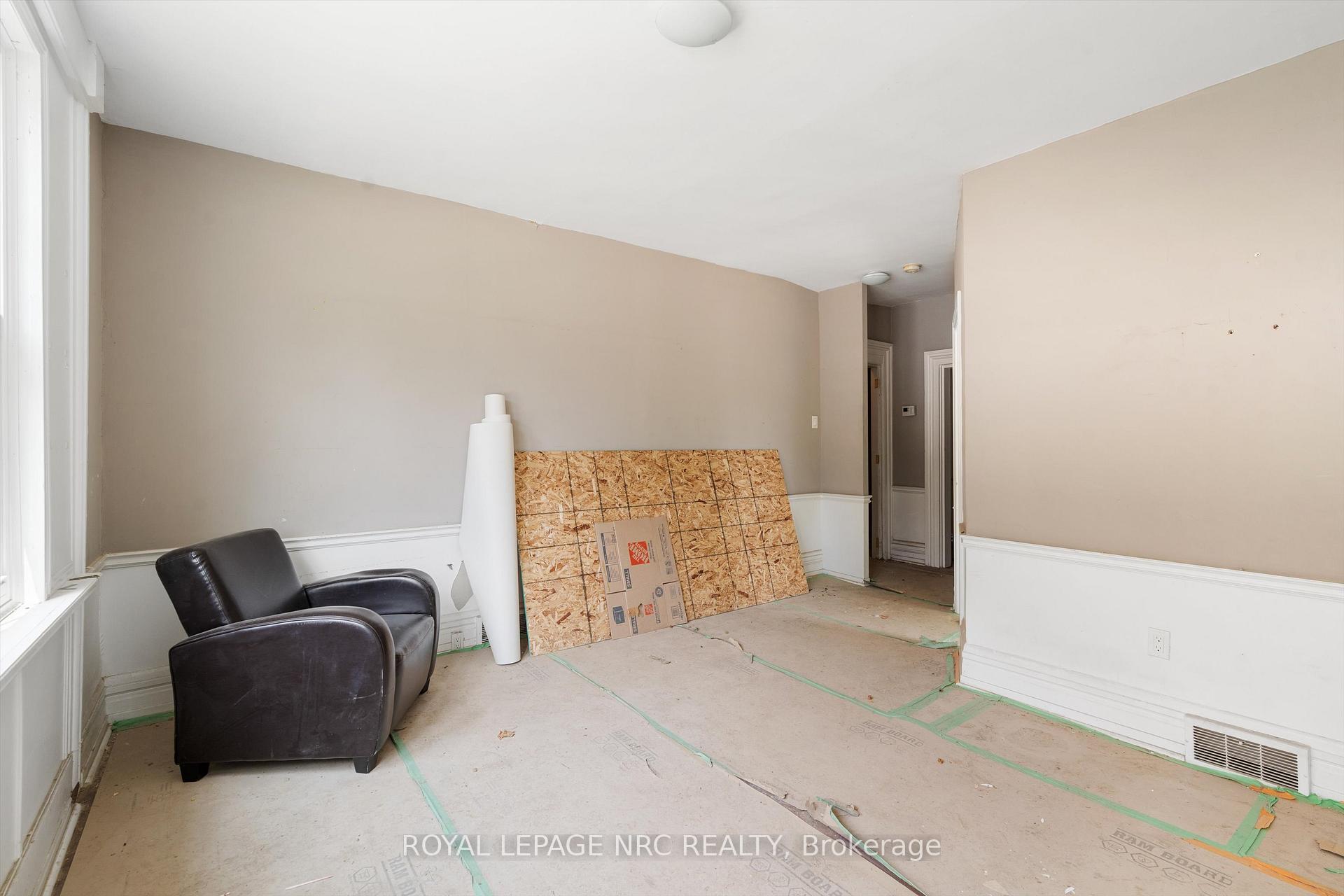 Photo 12 of 228 King Street, St. Catharines, Downtown — HOMEH